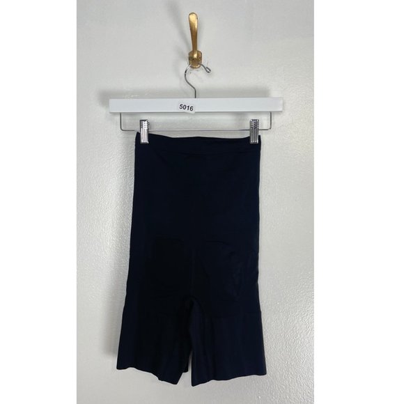 NWOT SPANX OnCore Mid-Thigh High Waisted Shorts in Very Black Size Medium - Picture 10 of 11